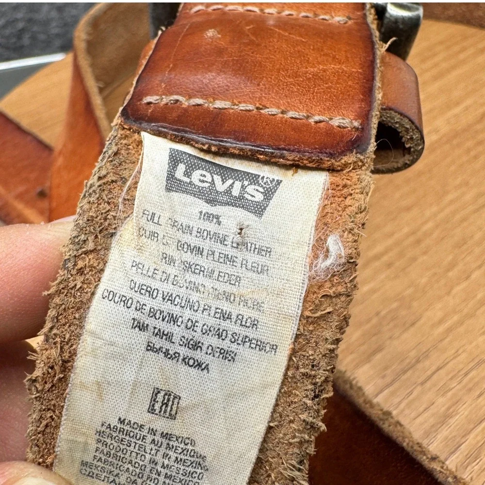 Levi's Brown Leather Belt Full Grain Silver Buckle Mens Sz 42 Distressed Trashed